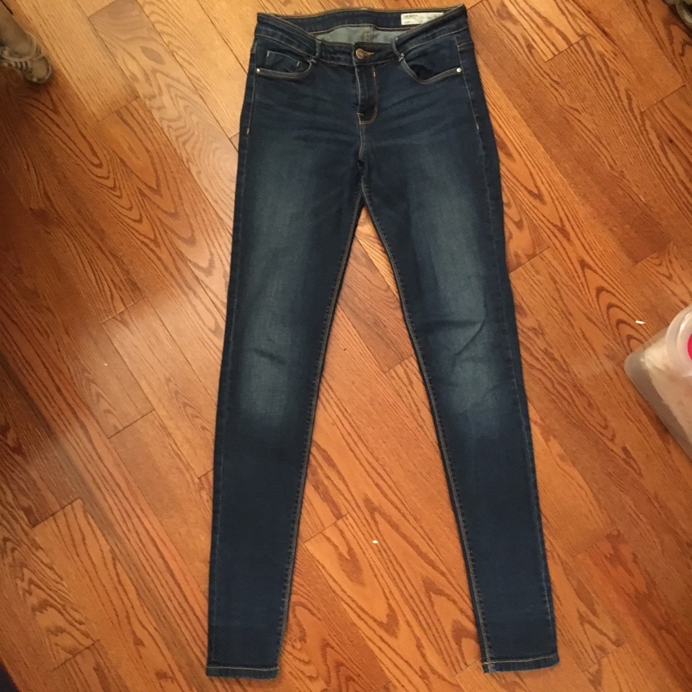 Zara mid rise skinny jeans - like new!